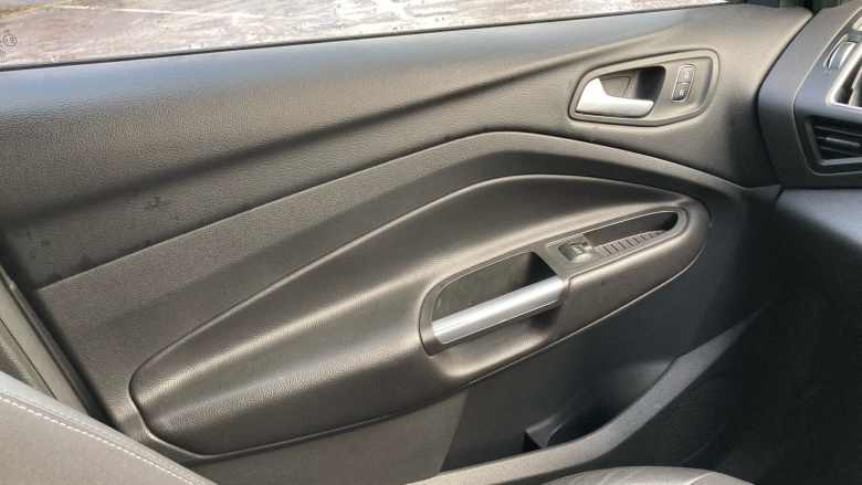 Ford Kuga 2.0 TDCi Titanium Edition 5dr 2WD Diesel Estate